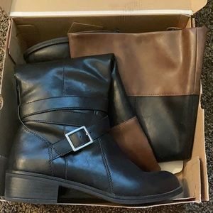 Women’s Arizona boots, size 8